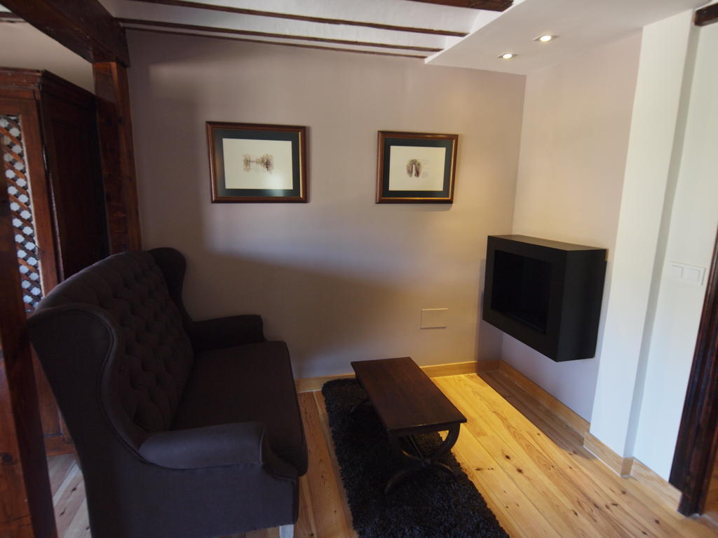 Los Ojos De La Mora Apartamentos Boutique كوينكا الغرفة الصورة